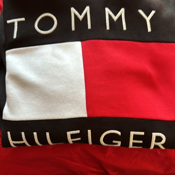 Medium Black Tommy Hilfiger Sweatshit - Picture 6 of 6